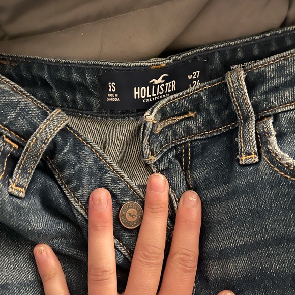 Hollister crop mom jeans - Picture 2 of 3